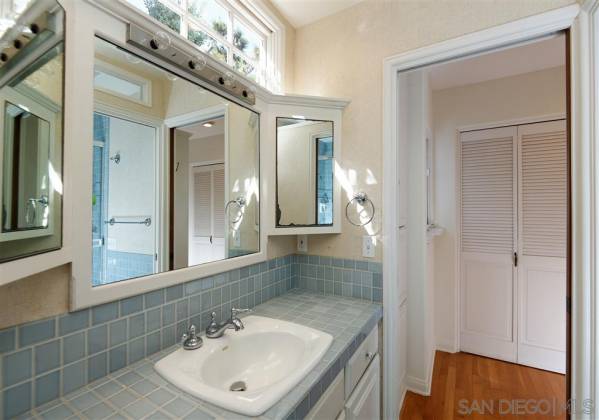 1236 Park Row, La Jolla, California, United States 92037, 3 Bedrooms Bedrooms, ,For sale,Park Row,200004400