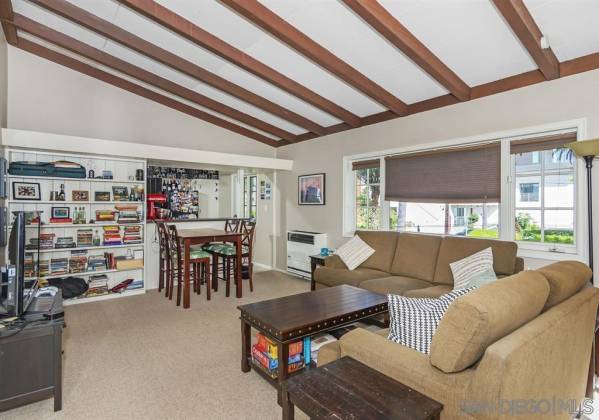 2440 Front St., San Diego, California, United States 92101, 6 Bedrooms Bedrooms, ,1 BathroomBathrooms,For sale,Front St.,200005024