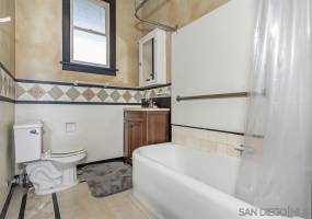 2440 Front St., San Diego, California, United States 92101, 6 Bedrooms Bedrooms, ,1 BathroomBathrooms,For sale,Front St.,200005024