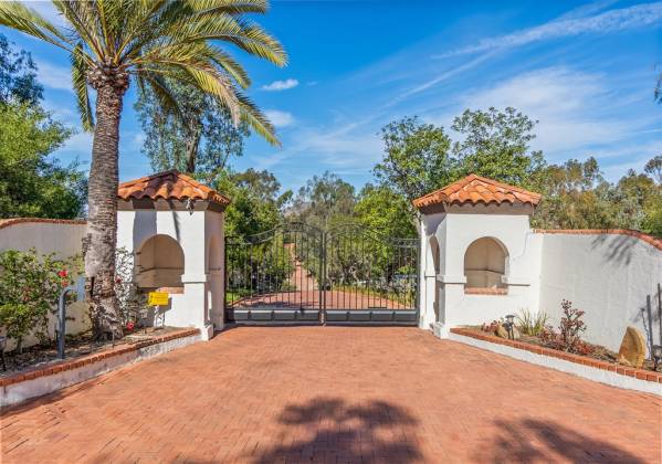 16795 Caminito De Las Palmas, San Diego, California, United States 92127, 7 Bedrooms Bedrooms, ,For sale,Caminito De Las Palmas,200005194