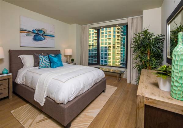 500 Harbor Dr, San Diego, California, United States 92101, 2 Bedrooms Bedrooms, ,For sale,Harbor Dr,200005264