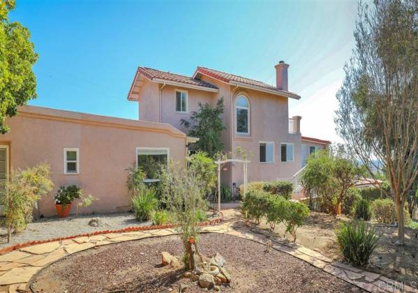 1994 Warmlands Ave, Vista, California, United States 92084, 5 Bedrooms Bedrooms, ,1 BathroomBathrooms,For sale,Warmlands Ave,200005268