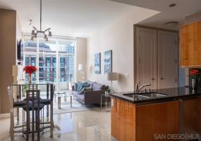 550 Front Street, San Diego, California, United States 92101, 2 Bedrooms Bedrooms, ,For sale,Front Street,200005563