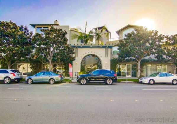 1120 1st St, Coronado, California, United States 92118, 3 Bedrooms Bedrooms, ,1 BathroomBathrooms,For sale,1st St,200005721