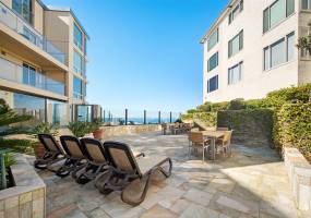 240 Coast Blvd, La Jolla, California, United States 92037, 2 Bedrooms Bedrooms, ,For sale,Coast Blvd,200005791