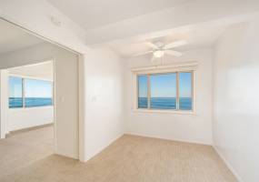 240 Coast Blvd, La Jolla, California, United States 92037, 2 Bedrooms Bedrooms, ,For sale,Coast Blvd,200005791