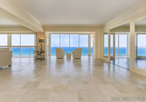 939 Coast, La Jolla, California, United States 92037, 3 Bedrooms Bedrooms, ,For sale,Coast,200005848