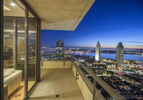 700 Front St, San Diego, California, United States 92101, 3 Bedrooms Bedrooms, ,For sale,Front St,200005937