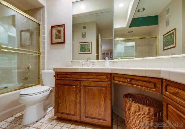 1099 1st Street, Coronado, California, United States 92118, 2 Bedrooms Bedrooms, ,1 BathroomBathrooms,For sale,1st Street,200006016