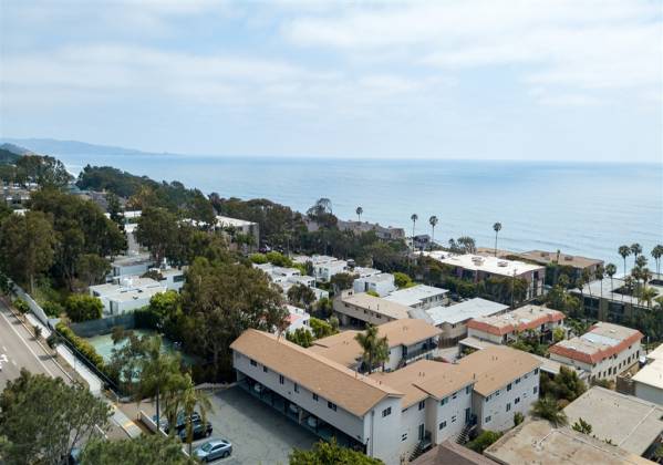 460 Camino Del Mar, Del Mar, California, United States 92014, 2 Bedrooms Bedrooms, ,For sale,Camino Del Mar,200006624