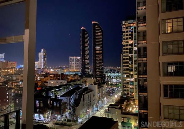 645 Front, San Diego, California, United States 92101, 2 Bedrooms Bedrooms, ,For sale,Front,200006754