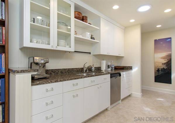 909 Coast Blvd, La Jolla, California, United States 92037, 2 Bedrooms Bedrooms, ,For sale,Coast Blvd,200006786