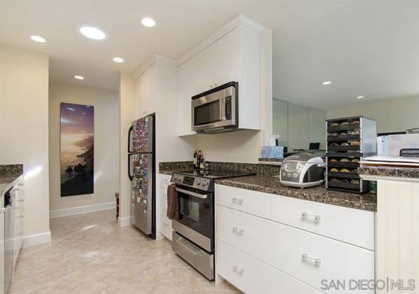 909 Coast Blvd, La Jolla, California, United States 92037, 2 Bedrooms Bedrooms, ,For sale,Coast Blvd,200006786