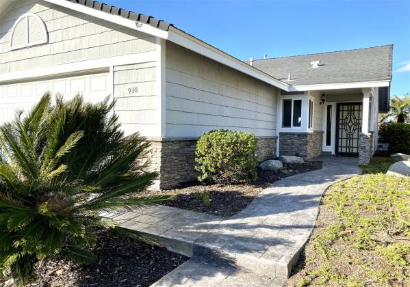 930 Sheffield Drive, Vista, California, United States 92081, 2 Bedrooms Bedrooms, ,For sale,Sheffield Drive,200006899