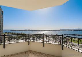 700 Harbor Dr, San Diego, California, United States 92101, 2 Bedrooms Bedrooms, ,For sale,Harbor Dr,200007383