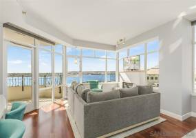 700 Harbor Dr, San Diego, California, United States 92101, 2 Bedrooms Bedrooms, ,For sale,Harbor Dr,200007383