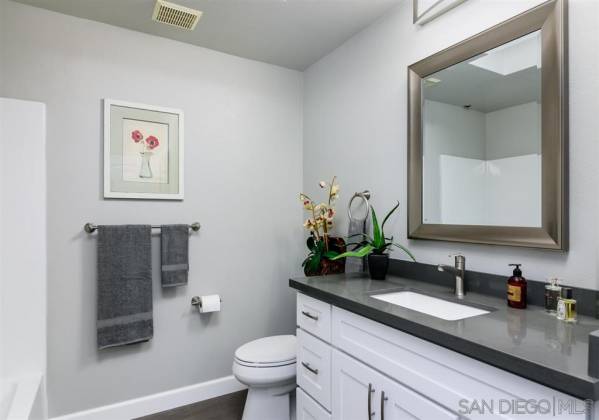 101 Market St, San Diego, California, United States 92101, 1 Bedroom Bedrooms, ,For sale,Market St,200007580