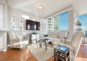 555 Front St, San Diego, California, United States 92101, 2 Bedrooms Bedrooms, ,For sale,Front St,200007657