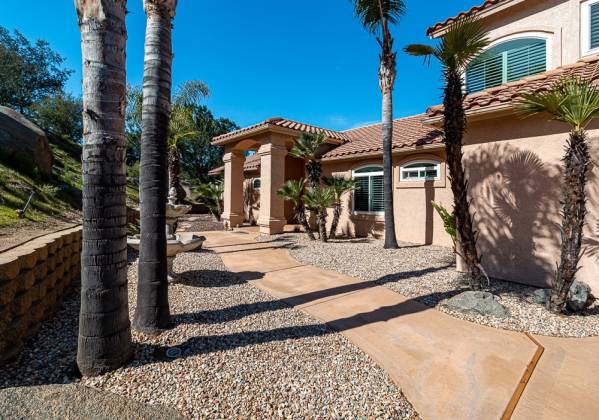 3325 Via Viejas Oeste, Alpine, California, United States 91901, 4 Bedrooms Bedrooms, ,For sale,Via Viejas Oeste,200007752