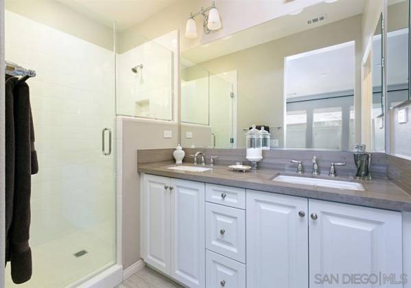 7972 Auberge Circle, San Diego, California, United States 92127, 3 Bedrooms Bedrooms, ,For sale,Auberge Circle,200007867