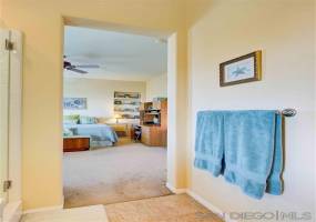 3862 Quarter Mile Dr, San Diego, California, United States 92130, 3 Bedrooms Bedrooms, ,1 BathroomBathrooms,For sale,Quarter Mile Dr,200007884