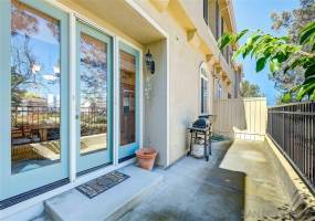 3862 Quarter Mile Dr, San Diego, California, United States 92130, 3 Bedrooms Bedrooms, ,1 BathroomBathrooms,For sale,Quarter Mile Dr,200007884