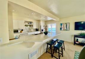 457 Coast, La Jolla, California, United States 92037, 2 Bedrooms Bedrooms, ,For sale,Coast,200008090