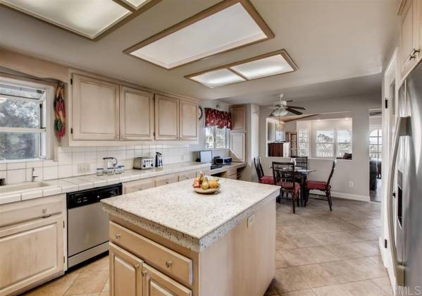 2209 Hawley Dr, Vista, California, United States 92084, 3 Bedrooms Bedrooms, ,For sale,Hawley Dr,200008146