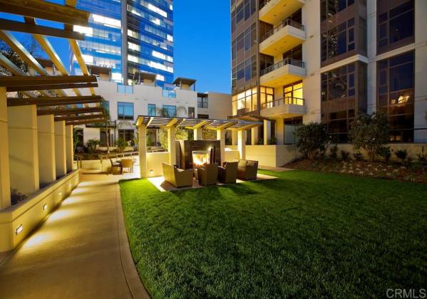 700 E Street, San Diego, California, United States 92101, 2 Bedrooms Bedrooms, ,For sale,E Street,200008201