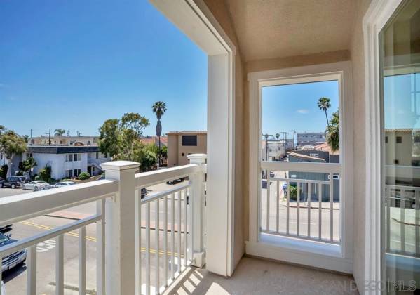 805 Santa Barbara Pl, San Diego, California, United States 92109, 3 Bedrooms Bedrooms, ,For sale,Santa Barbara Pl,200008231