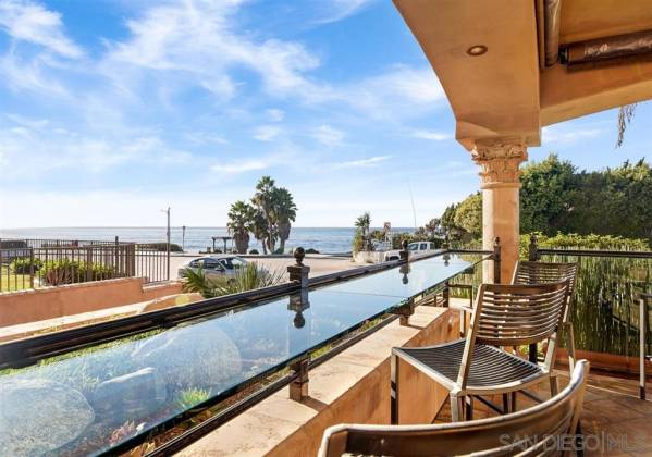 353 Coast Blvd South, La Jolla, California, United States 92037, 3 Bedrooms Bedrooms, ,1 BathroomBathrooms,For sale,Coast Blvd South,200008413