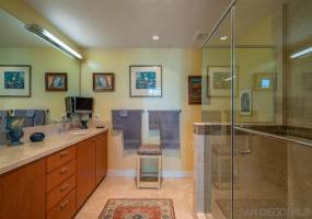 1199 Pacific Highway, San Diego, California, United States 92101, 2 Bedrooms Bedrooms, ,For sale,Pacific Highway,200008654