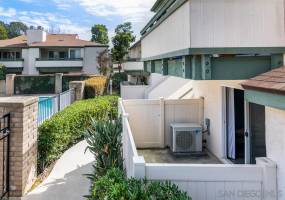 8811 Gilman Dr, La Jolla, California, United States 92037, 2 Bedrooms Bedrooms, ,For sale,Gilman Dr,200008751