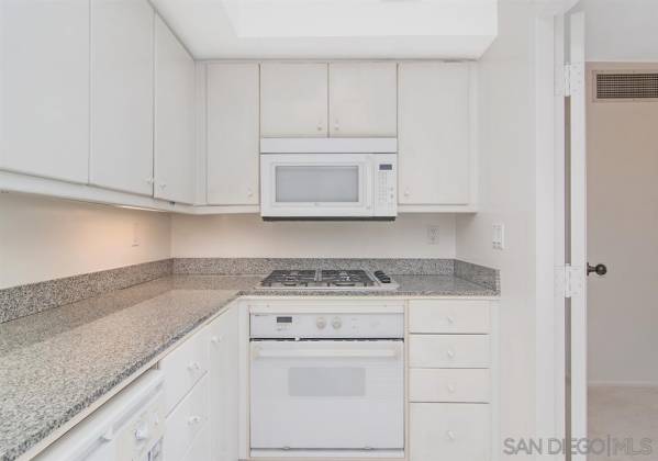 500 Harbor Dr, San Diego, California, United States 92101, 2 Bedrooms Bedrooms, ,For sale,Harbor Dr,200008957