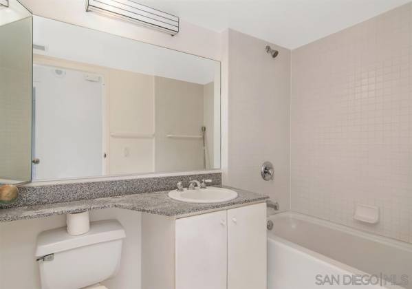 500 Harbor Dr, San Diego, California, United States 92101, 2 Bedrooms Bedrooms, ,For sale,Harbor Dr,200008957