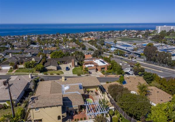 6661 Avenida La Reina, La Jolla, California, United States 92037, 3 Bedrooms Bedrooms, ,For sale,Avenida La Reina,200009499