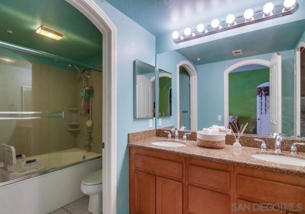 301 G Street, San Diego, California, United States 92101, 1 Bedroom Bedrooms, ,1 BathroomBathrooms,For sale,G Street,200009721