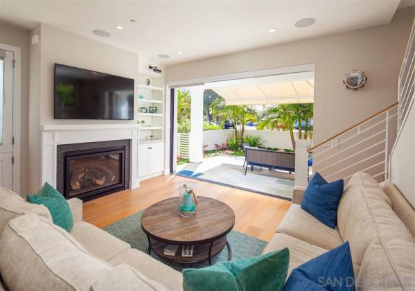 845 F Avenue, Coronado, California, United States 92118, 4 Bedrooms Bedrooms, ,1 BathroomBathrooms,For sale,F Avenue,200009729