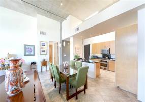 527 10Th Ave, San Diego, California, United States 92101, 2 Bedrooms Bedrooms, ,For sale,10Th Ave,200009963