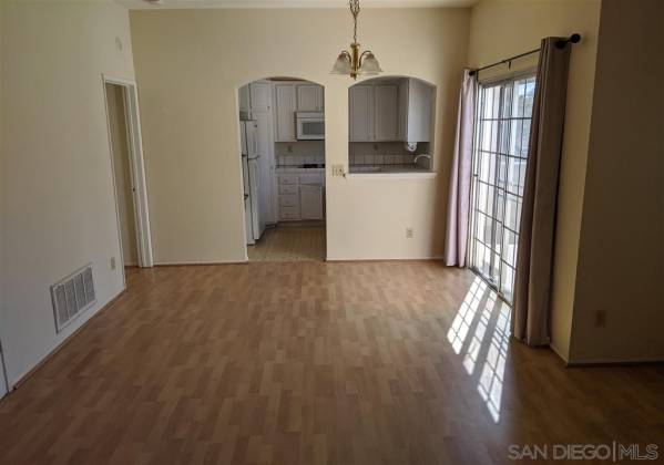 740 Breeze Hill Rd, Vista, California, United States 92081, 2 Bedrooms Bedrooms, ,1 BathroomBathrooms,For sale,Breeze Hill Rd,200010223