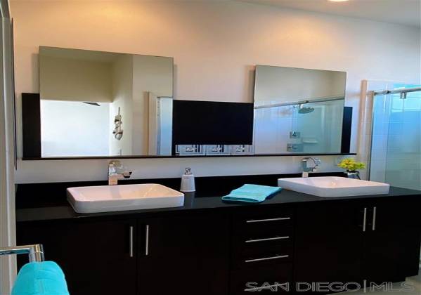 7889 Stylus, San Diego, California, United States 92108, 2 Bedrooms Bedrooms, ,1 BathroomBathrooms,For sale,Stylus,200010250