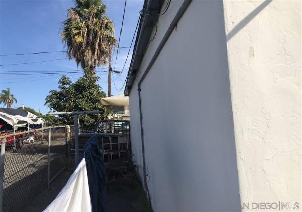 117 Roosevelt Ave, National City, California, United States 91950, 2 Bedrooms Bedrooms, ,For sale,Roosevelt Ave,200010280