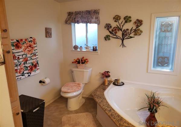 2907 Santa Fe Ave, San Marcos, California, United States 92069, 2 Bedrooms Bedrooms, ,For sale,Santa Fe Ave,200010322