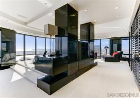 100 Harbor Dr, San Diego, California, United States 92101, 3 Bedrooms Bedrooms, ,For sale,Harbor Dr,200010411