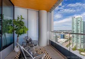 888 E St, San Diego, California, United States 92101, 2 Bedrooms Bedrooms, ,For sale,E St,200010441