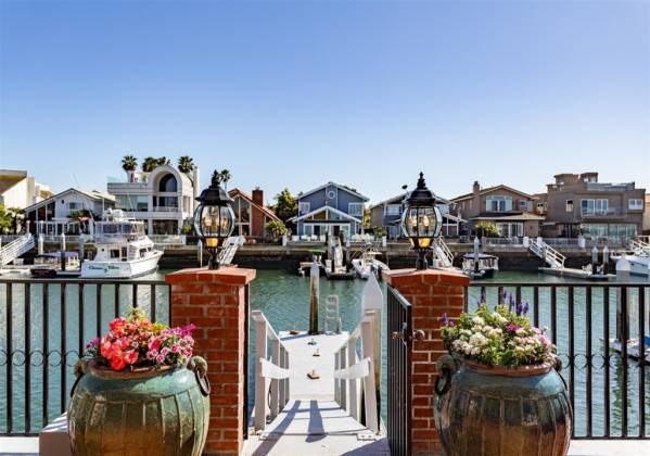 26 The Pt, Coronado, California, United States 92118, 4 Bedrooms Bedrooms, ,For sale,The Pt,200010544