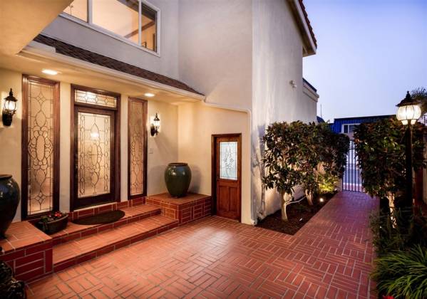 26 The Pt, Coronado, California, United States 92118, 4 Bedrooms Bedrooms, ,For sale,The Pt,200010544