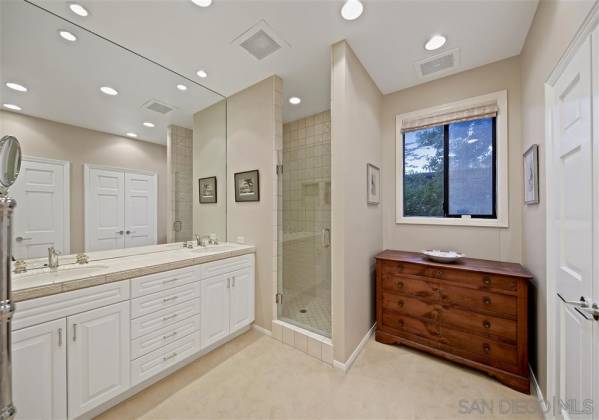 7933 Prospect Place, La Jolla, California, United States 92037, 3 Bedrooms Bedrooms, ,For sale,Prospect Place,200010552