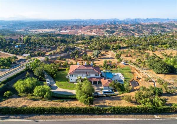 6129 Villa Medici, Bonsall, California, United States 92003, 5 Bedrooms Bedrooms, ,1 BathroomBathrooms,For sale,Villa Medici,200010725