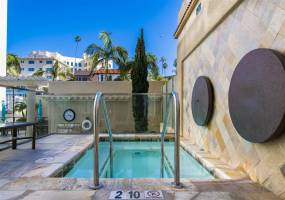 939 Coast Blvd, La Jolla, California, United States 92037, 2 Bedrooms Bedrooms, ,For sale,Coast Blvd,200010899